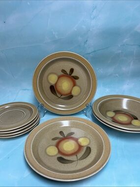 Finlandia by PREMIERE potterskraft p5027
Stoneware Dinnerware 8 pcs